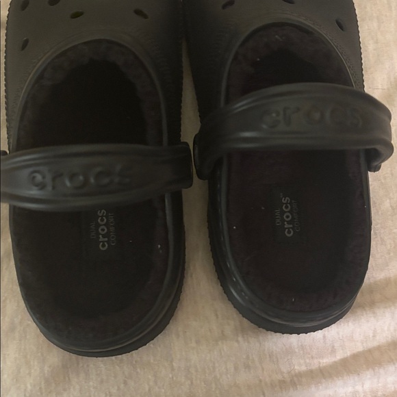 Adults crocs with fur. - Picture 2 of 4